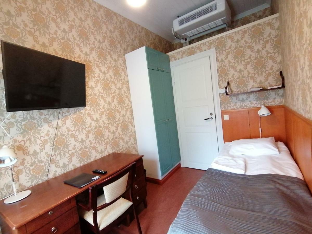 Hostel Savonlinnan Kansanopisto - Wanha Pappila